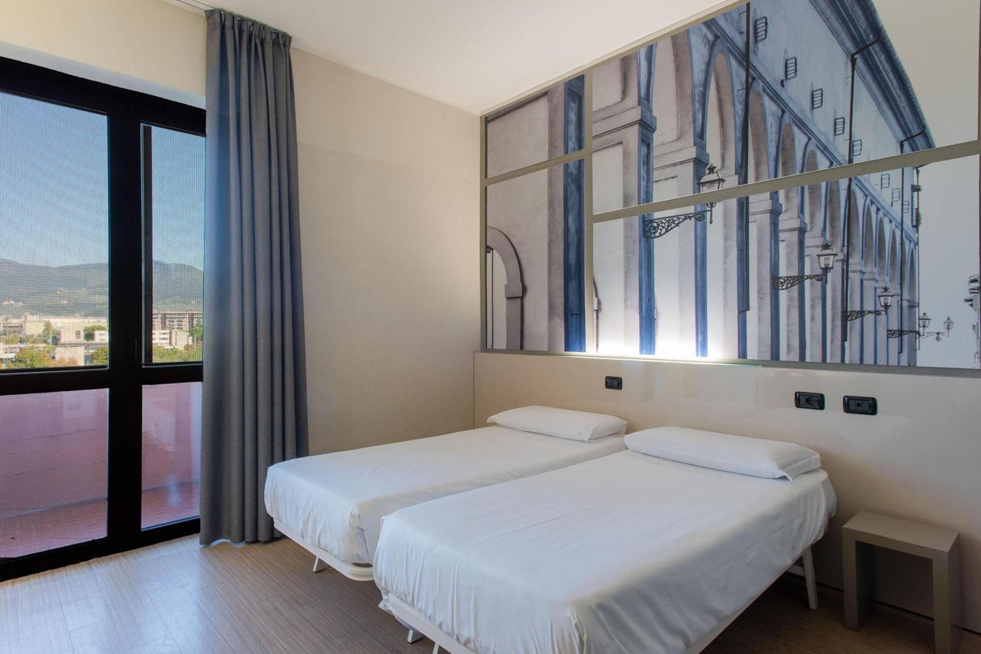 Twin Room,1758276555:JPEG